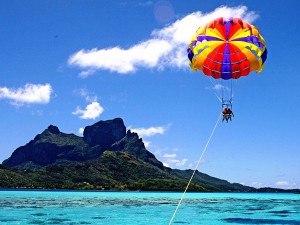 Bora Bora Parasailing